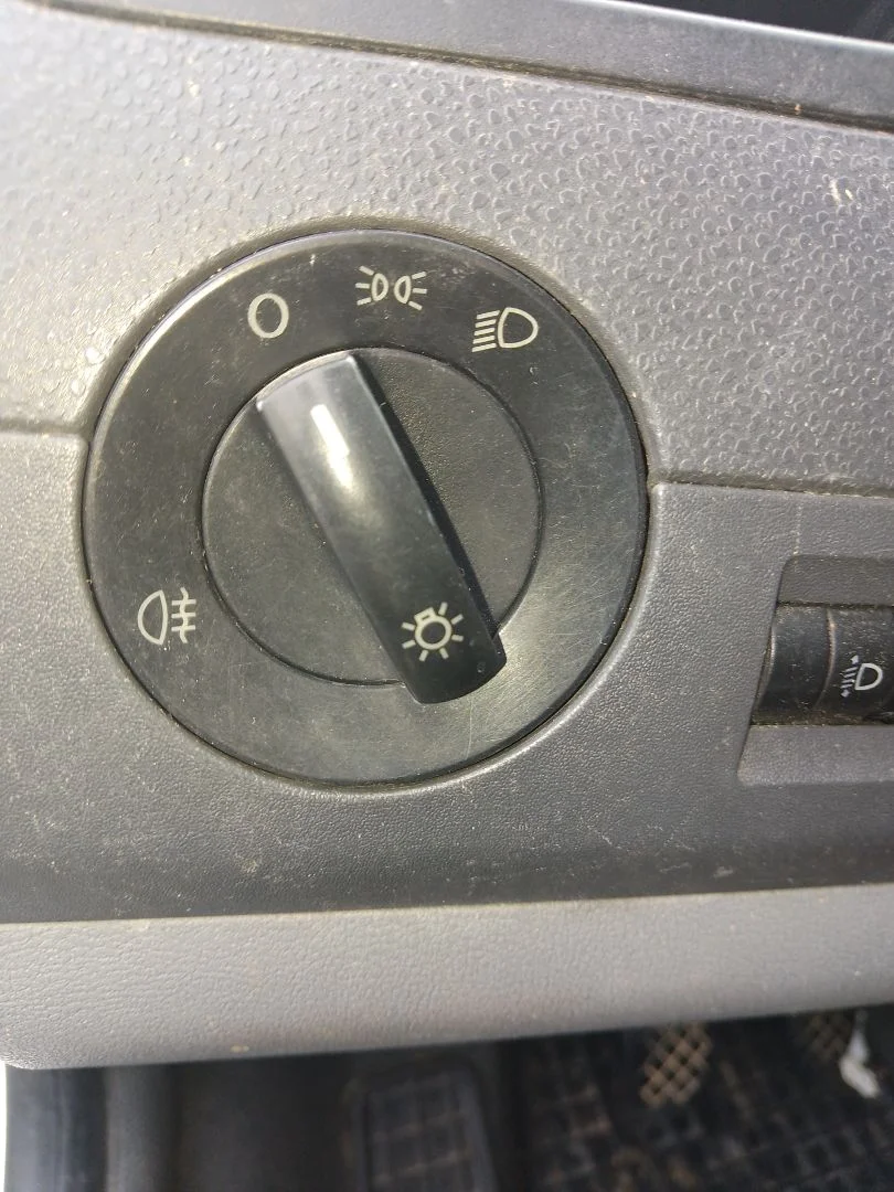 Foto de MANDO LUCES VOLKSWAGEN T5 TRANSPORTER FURGÓN/COMBI (7H) 1.9 TDI CAT (AXB) (105 CV / 77 KW)