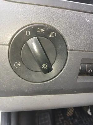 Foto de MANDO LUCES VOLKSWAGEN T5 TRANSPORTER FURGÓN/COMBI (7H) 1.9 TDI CAT (AXB) (105 CV / 77 KW)