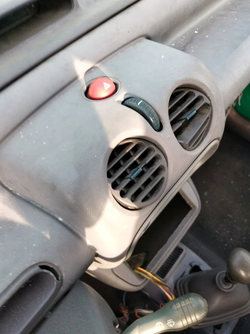 Foto de WARNING RENAULT TWINGO I (C06) 1.2 (58 CV / 43 KW)