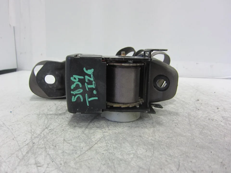 Foto de CINTURON SEGURIDAD TRASERO IZQUIERDO CHRYSLER JEEP GR.CHEROKEE (ZJ)/(Z) 5.2 V8 CAT (211 CV / 155 KW) referencia CM23049