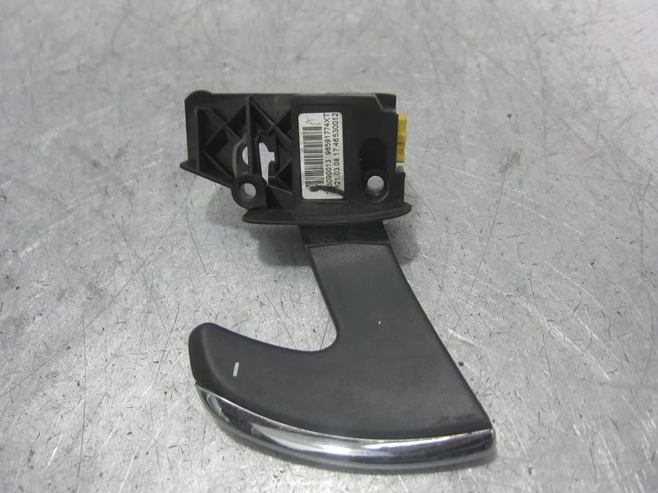 Foto de MANDO VOLANTE CITROEN XSARA BERLINA 1.6 16V CAT (NFU / TU5JP4) (109 CV / 80 KW) referencia 96591774XT
