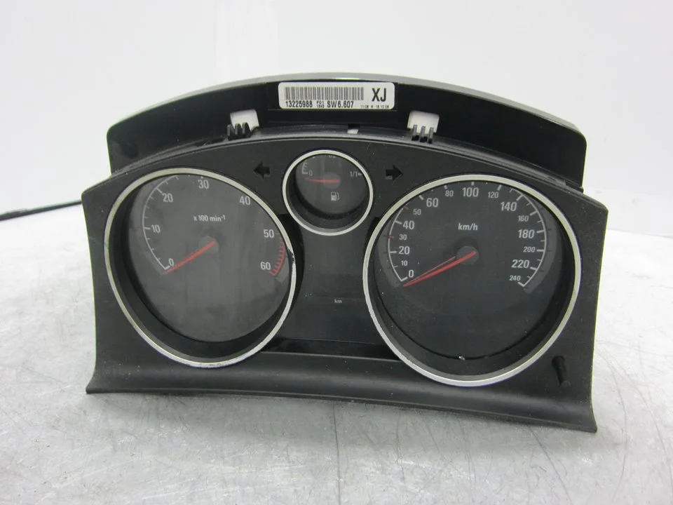Foto de CUADRO INSTRUMENTOS OPEL ZAFIRA B 1.9 CDTI CAT (Z 19 DTL) (101 CV / 74 KW) referencia 13225988
