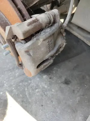 Foto de PINZA DE FRENO DELANTERA DERECHA FORD MONDEO BERLINA (GE) 2.0 TDCi CAT (131 CV / 96 KW)