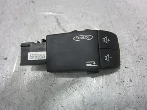 Foto de MANDO MULTIFUNCION RENAULT CLIO II FASE II (B/CB0) referencia 8200058695