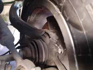 Foto de MANGUETA DELANTERA IZQUIERDA VOLKSWAGEN PASSAT BERLINA (3B2) 1.9 TDI (110 CV / 81 KW) referencia 8D0407258AM