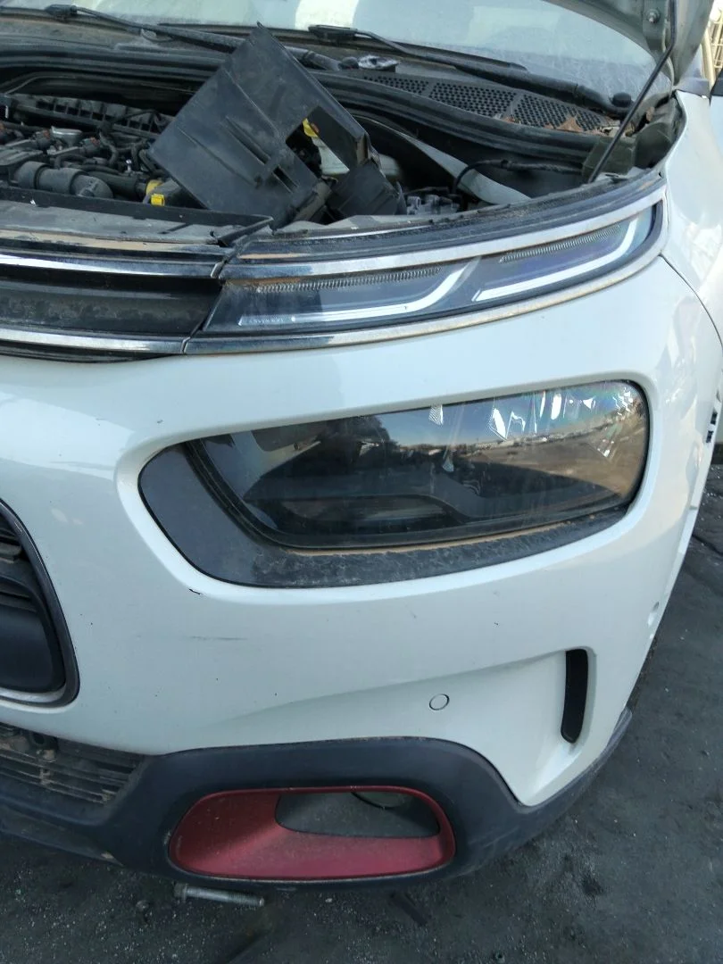 Foto de FARO IZQUIERDO CITROEN C4 CACTUS 1.2 12V VTi (82 CV / 60 KW) referencia 9800901380