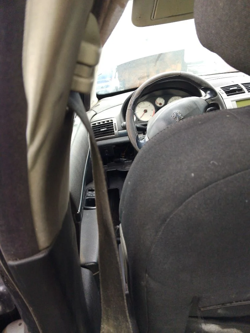 Foto de CINTURON SEGURIDAD DELANTERO IZQUIERDO PEUGEOT 407 2.0 16V HDi FAP CAT (RHR / DW10BTED4) (136 CV / 100 KW)