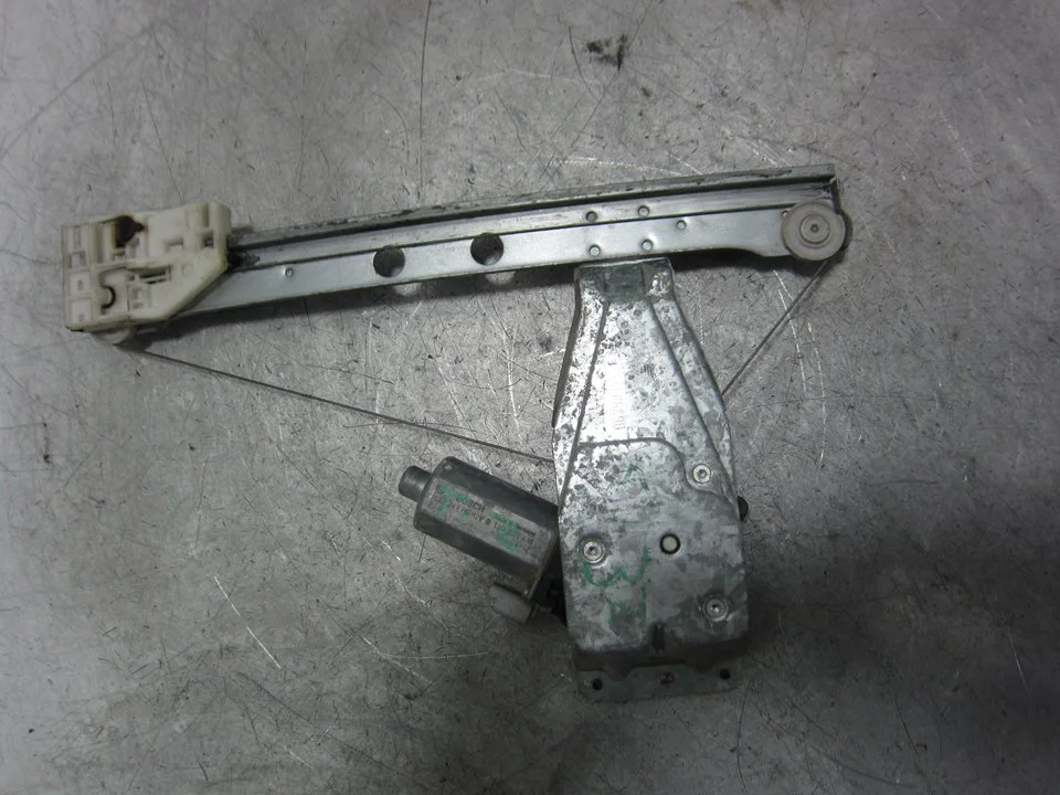 Foto de ELEVALUNAS TRASERO IZQUIERDO CITROEN C3 1.4 (73 CV / 54 KW) referencia 9639817980
