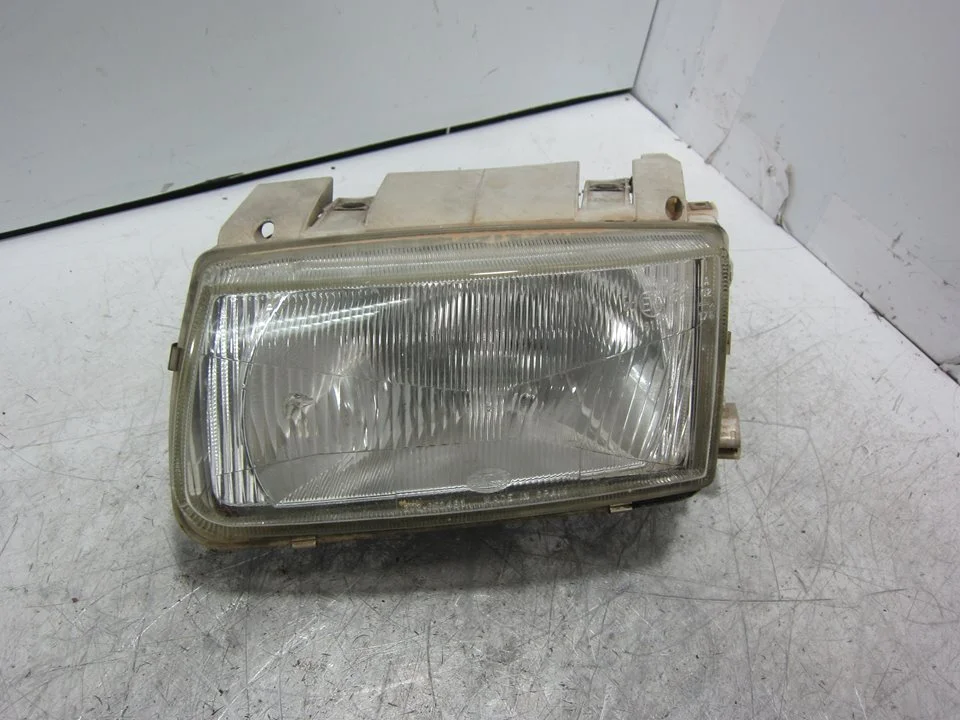 Foto de FARO IZQUIERDO VOLKSWAGEN POLO III (6N1) 1.4 16V (101 CV / 74 KW) referencia 96249500