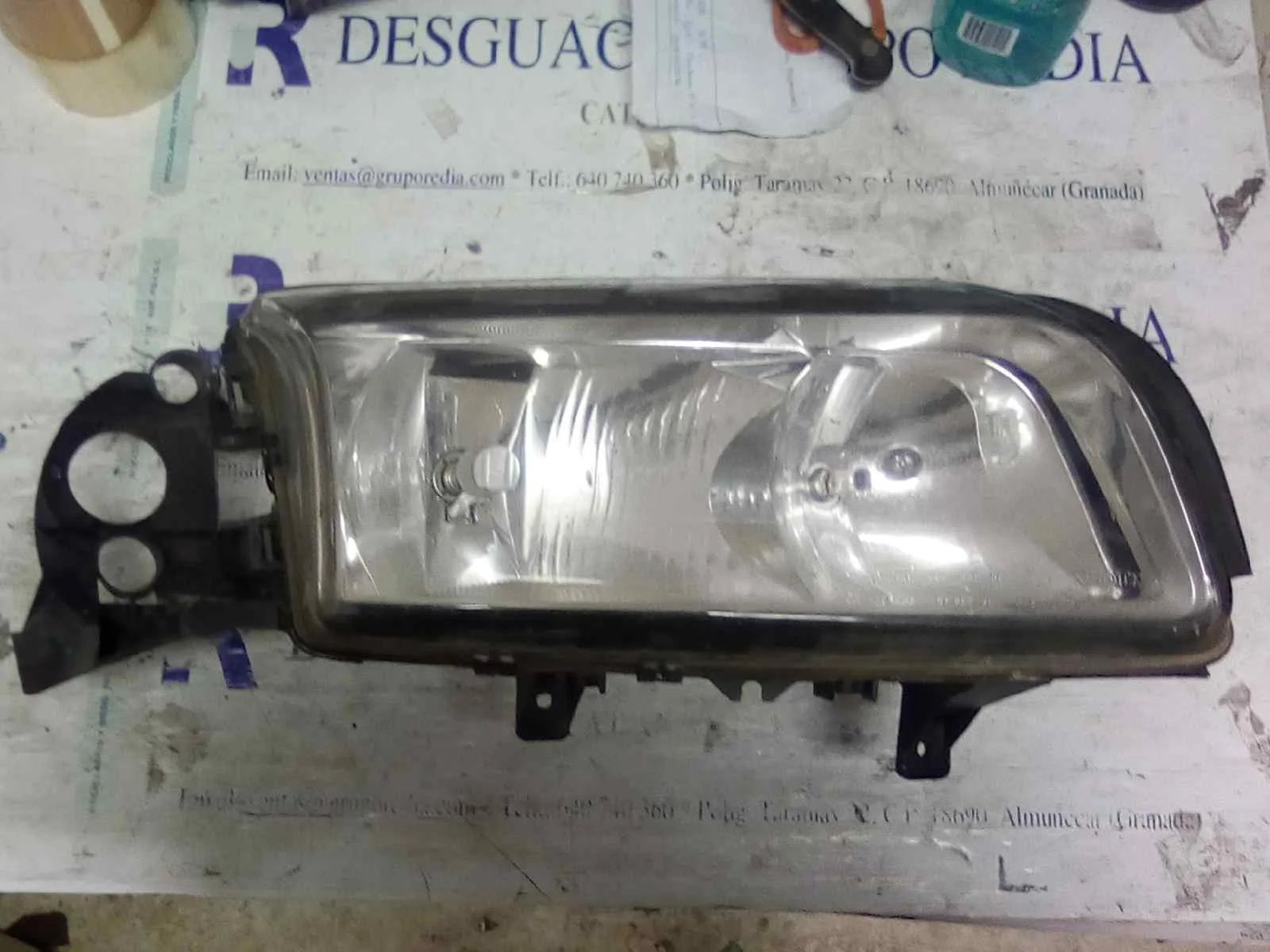 Foto de FARO DERECHO VOLVO S80 BERLINA referencia 8662856