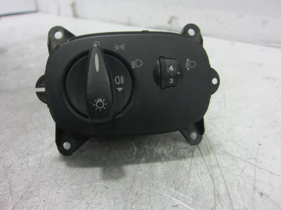Foto de MANDO LUCES FORD TRANSIT FURGÓN MEDIO (FY) 2.4 TDE CAT (90 CV / 66 KW) referencia YC1T13A024