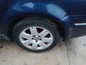 Foto de BRAZO SUSPENSION TRASERO IZQUIERDO VOLKSWAGEN PASSAT BERLINA (3B3) 1.9 TDI (131 CV / 96 KW)