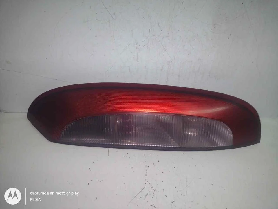 Foto de PILOTO TRASERO DERECHO OPEL CORSA C 1.7 16V DI CAT (Y 17 DTL / LK8) (65 CV / 48 KW) referencia 09114337