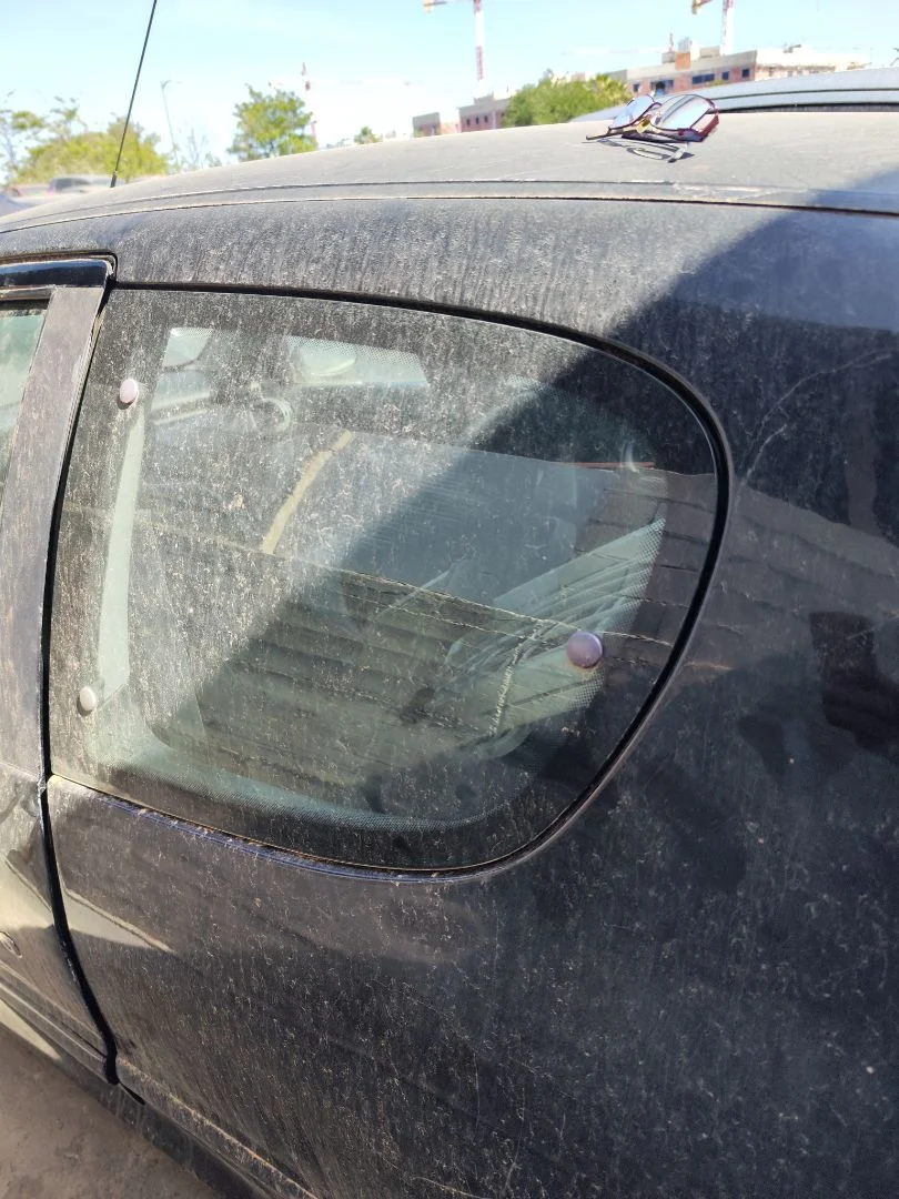 Foto de LUNA CUSTODIA TRASERA IZQUIERDA PEUGEOT 206 1.4 (75 CV / 55 KW)
