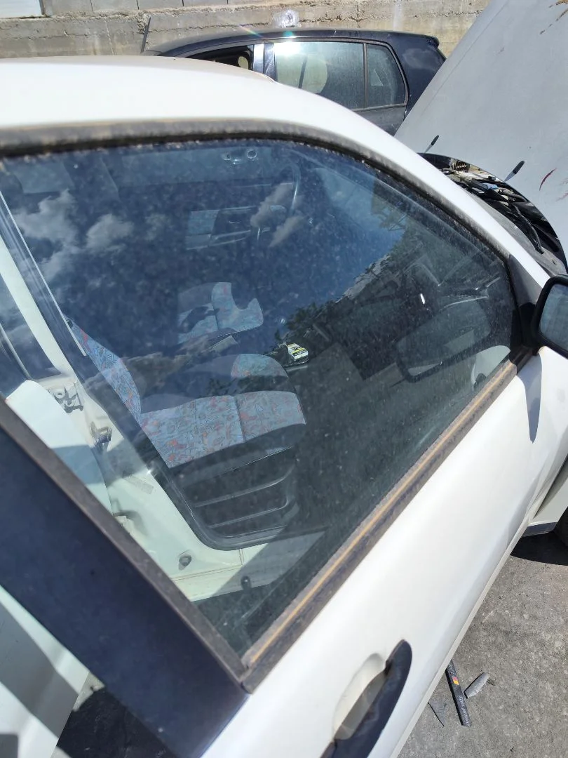 Foto de LUNA DELANTERA DERECHA SEAT IBIZA (6K1) 1.4 (60 CV / 44 KW)