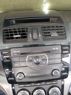 Foto de SISTEMA AUDIO / RADIO CD MAZDA 6 BERLINA (GH) 2.2 Turbodiesel CAT (163 CV / 120 KW)