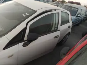 Foto de PUERTA TRASERA IZQUIERDA FIAT GRANDE PUNTO (199) 1.3 16V JTD CAT (75 CV / 55 KW)