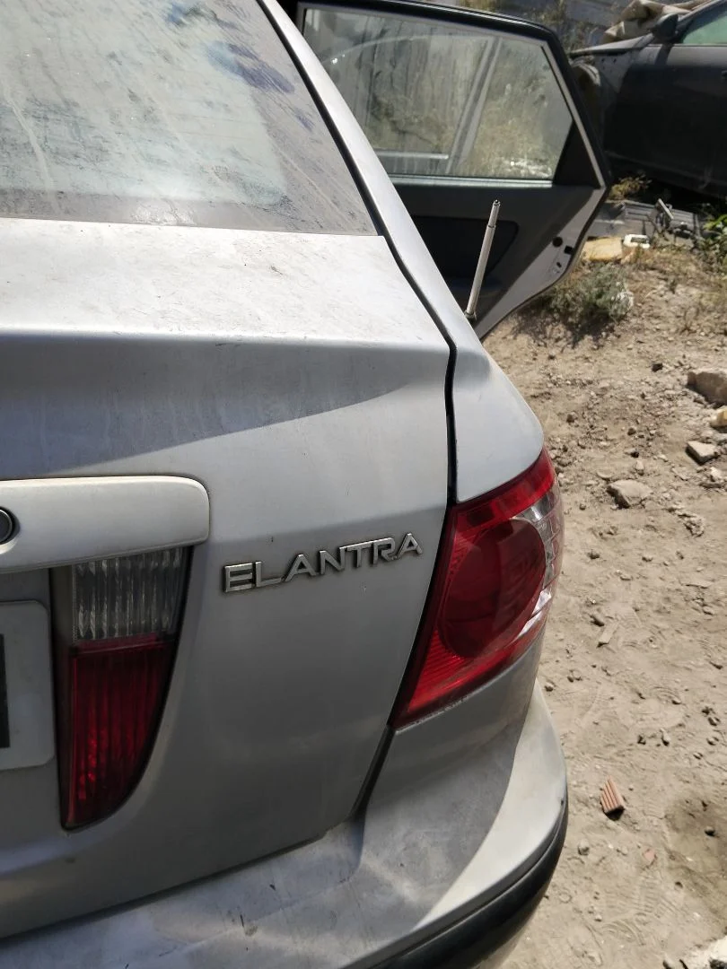 Foto de PILOTO TRASERO DERECHO INTERIOR HYUNDAI ELANTRA (XD) 2.0 CRDi CAT (113 CV / 83 KW)