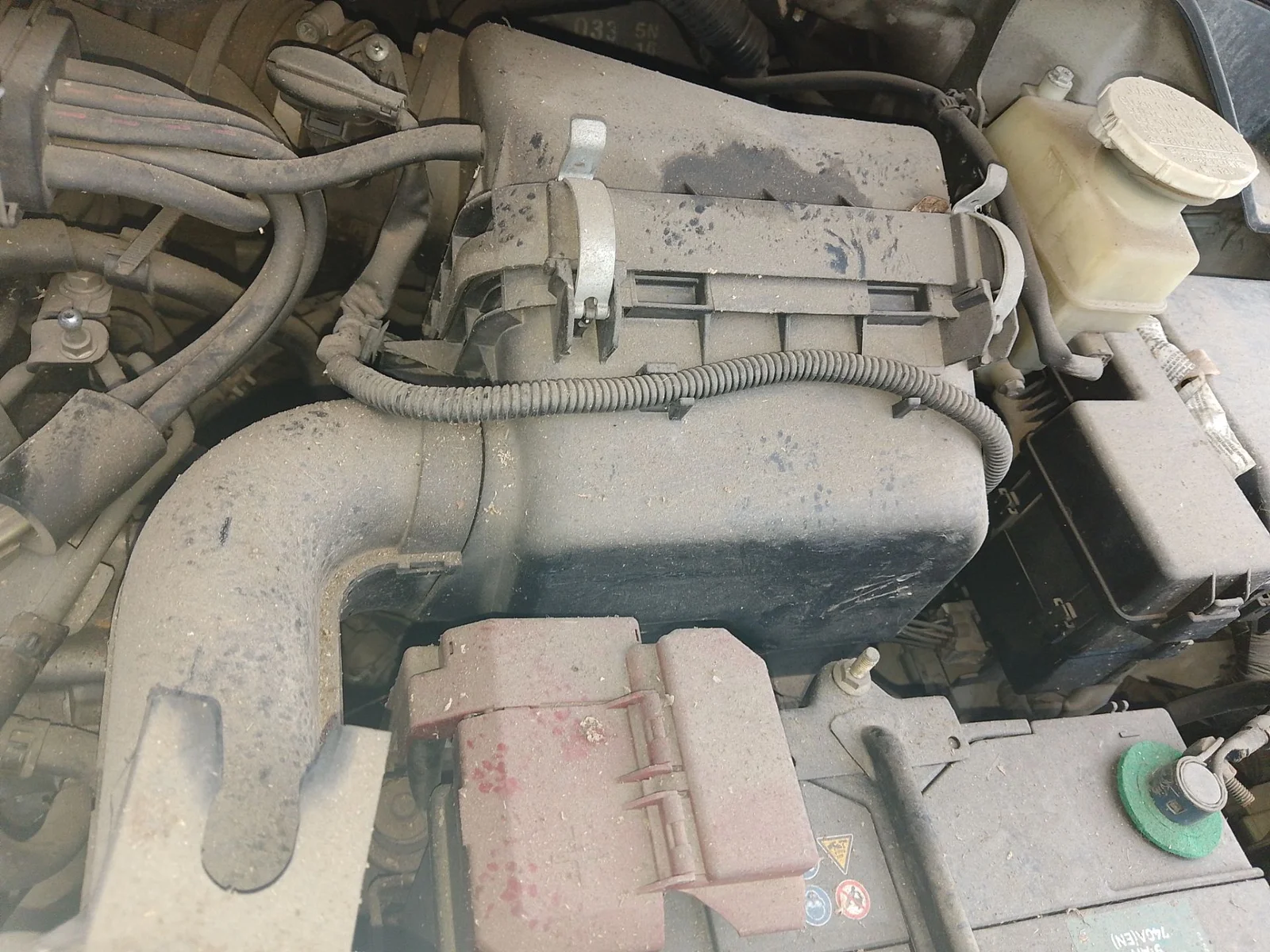 Foto de CAJA FILTRO AIRE MITSUBISHI GRANDIS (NA0W) 2.0 DI-D CAT (136 CV / 100 KW)