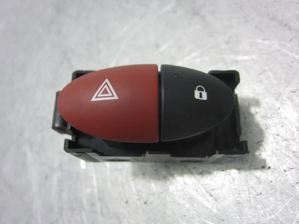 Foto de WARNING NISSAN NV400 FURGON (X62) 2.3 dCi Diesel CAT (125 CV / 92 KW) referencia E3160101