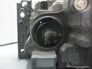 Foto de FARO DERECHO LAND ROVER RANGE ROVER SPORT 2.7 Td V6 CAT (190 CV / 140 KW) referencia XBC501723LZN foto 4