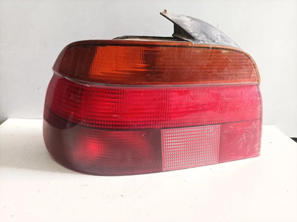 Foto de PILOTO TRASERO IZQUIERDO BMW SERIE 5 BERLINA (E39) referencia 14603300
