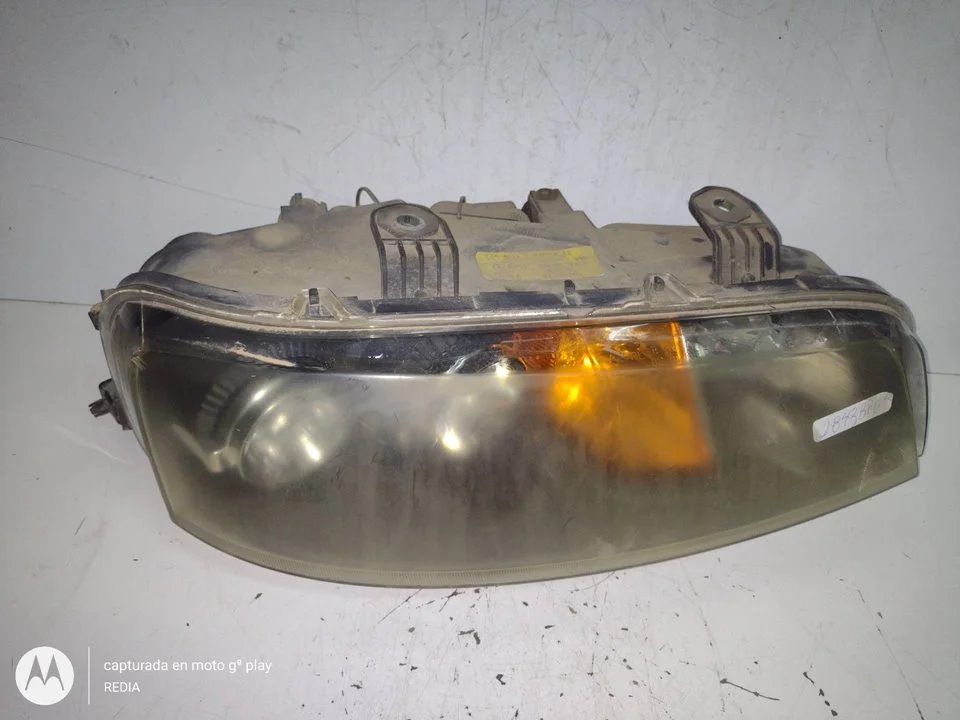 Foto de FARO DERECHO FIAT II PUNTO (188) BERLINA 1.2 16V CAT (80 CV / 59 KW) referencia 0046522724