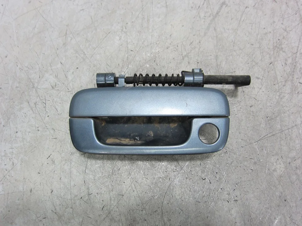 Foto de MANETA EXTERIOR DELANTERA IZQUIERDA PEUGEOT 406 BERLINA (S1/S2) 3.0 V6 24V CAT (190 CV / 140 KW) referencia 77242