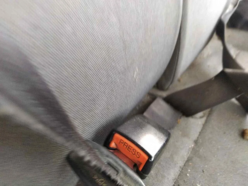 Foto de ENGANCHE CINTURON DELANTERO DERECHO NISSAN CABSTAR E 3.0 Diesel (120 CV / 88 KW)