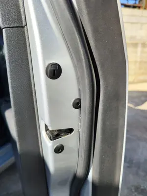 Foto de CERRADURA PUERTA DELANTERA DERECHA VOLKSWAGEN TOUAREG (7LA) 2.5 TDI (174 CV / 128 KW) referencia 3D1837016AC foto 1