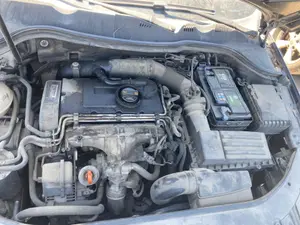 Foto de DESPIECE MOTOR VOLKSWAGEN PASSAT BERLINA (3C2) 2.0 TDI (140 CV / 103 KW)