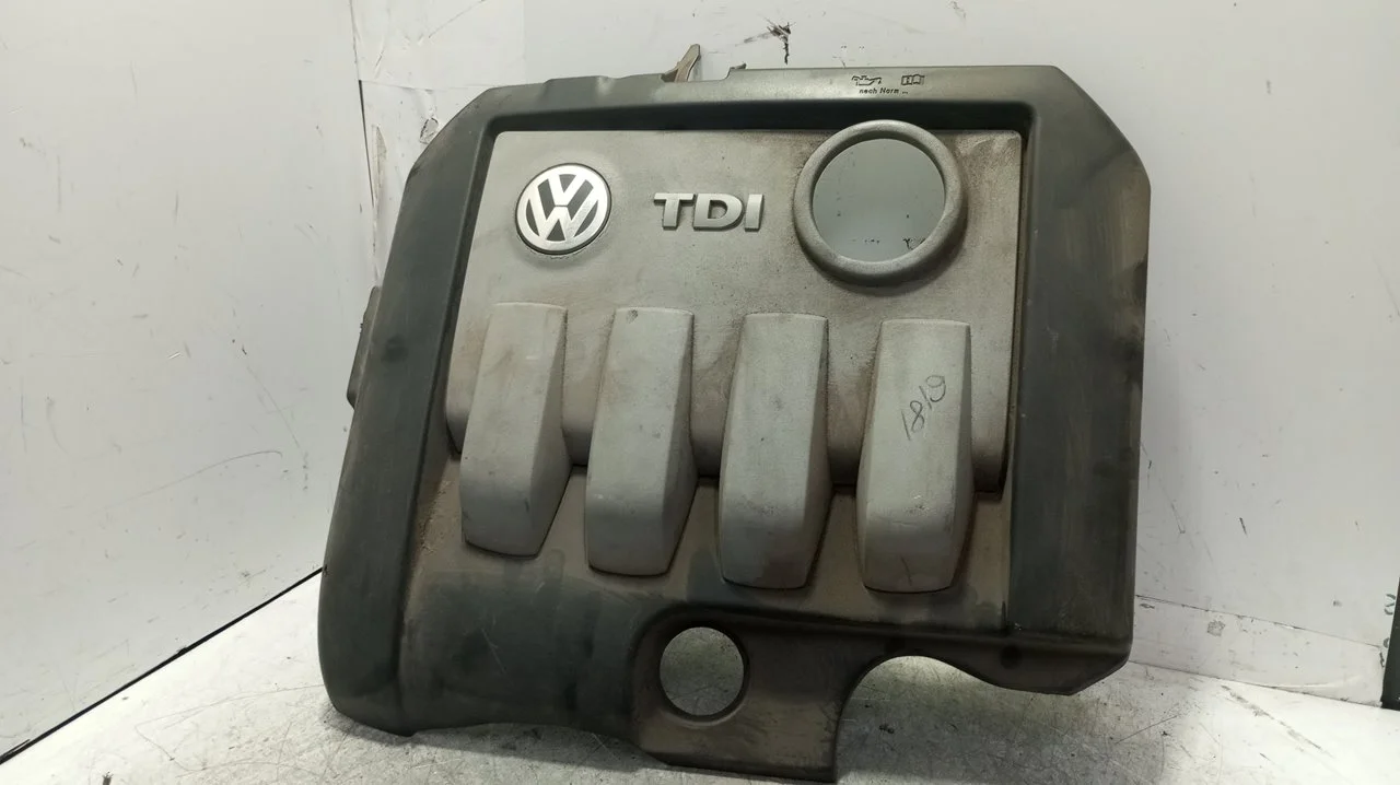 Foto de TAPA MOTOR VOLKSWAGEN GOLF V (1K1)(10.2003) 1.9 TDI (105 CV / 77 KW) referencia 03G103925