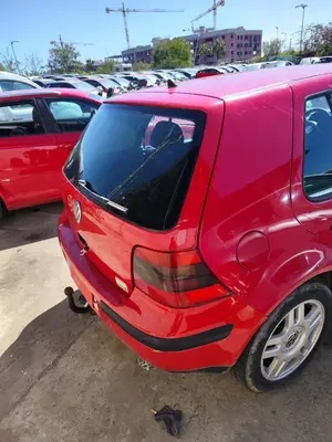 Foto de PORTON TRASERO VOLKSWAGEN GOLF IV BERLINA (1J1)(10.1997) 1.9 TDI (90 CV / 66 KW) foto 2