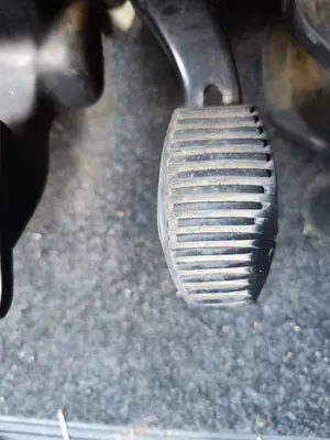 Foto de PEDAL FRENO FIAT II PUNTO (188) BERLINA 1.3 JTD CAT (69 CV / 51 KW)
