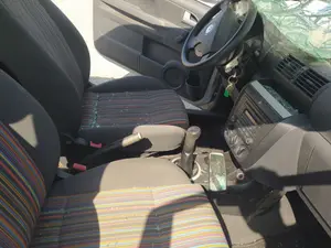 Foto de CONSOLA CENTRAL VOLKSWAGEN FOX (5Z1)(04.2005) 1.4  (75 CV / 55 KW)