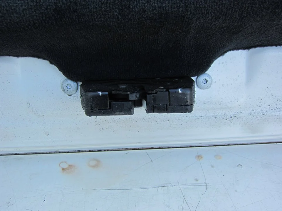 Foto de CERRADURA MALETERO / PORTON BMW SERIE 5 GRAN TURISMO (F07) 3.0 24V Turbo (306 CV / 225 KW)