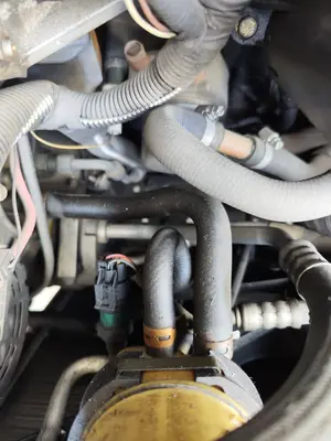 Foto de TUBO PRESION DIRECCION ASISTIDA RENAULT SCENIC I (JA...) 1.9 dCi Diesel CAT (102 CV / 75 KW)