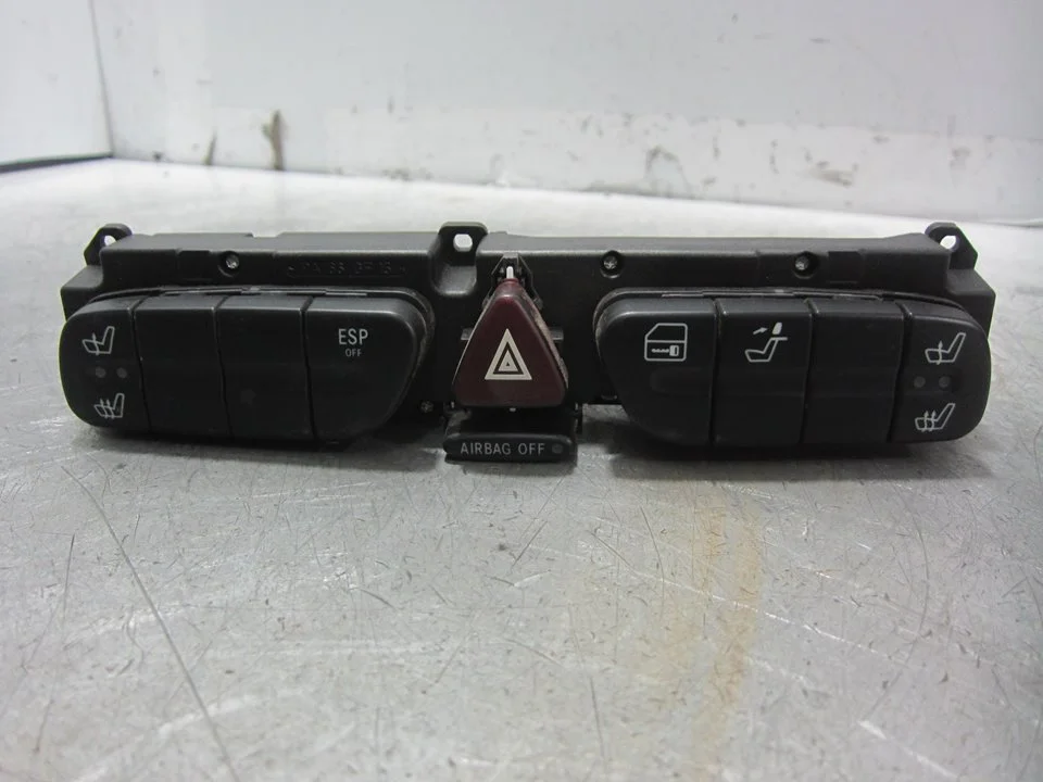 Foto de MANDO MULTIFUNCION MERCEDES-BENZ CLASE C (BM 203) BERLINA referencia 2038208110