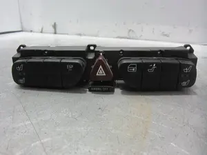 Foto de MANDO MULTIFUNCION MERCEDES-BENZ CLASE C (BM 203) BERLINA referencia 2038208110