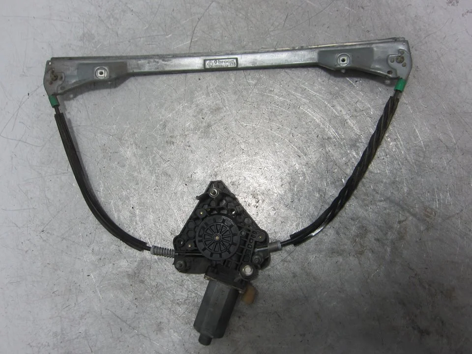 Foto de ELEVALUNAS DELANTERO IZQUIERDO RENAULT CLIO II FASE I (B/CB0) 1.9 Diesel (64 CV / 47 KW) referencia 77008422410