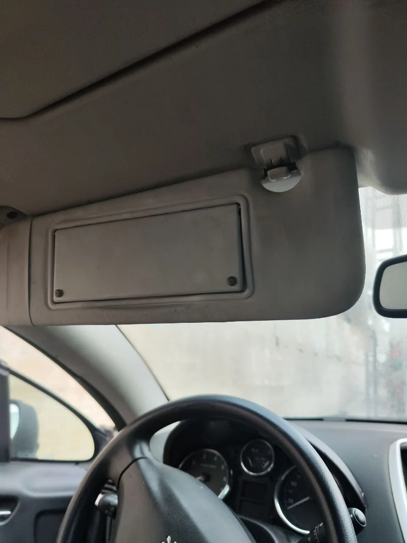 Foto de PARASOL IZQUIERDO PEUGEOT 207 CC CABRIO-COUPÉ 1.6 16V (120 CV / 88 KW)