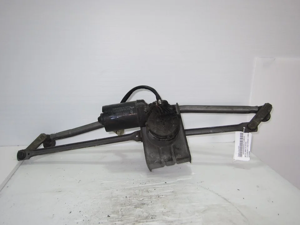 Foto de MOTOR LIMPIA DELANTERO VOLKSWAGEN LT FURGÓN/COMBI 2.5 TDI (102 CV / 75 KW) referencia 3397020383