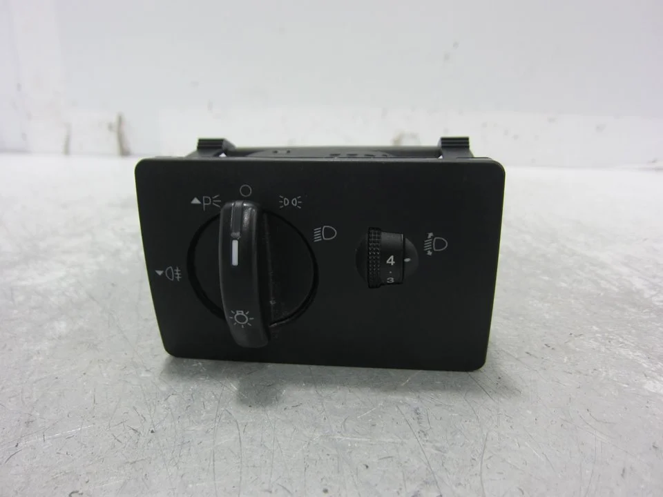 Foto de MANDO LUCES FORD FOCUS C-MAX (CAP)(2003) referencia 4M5T13A024