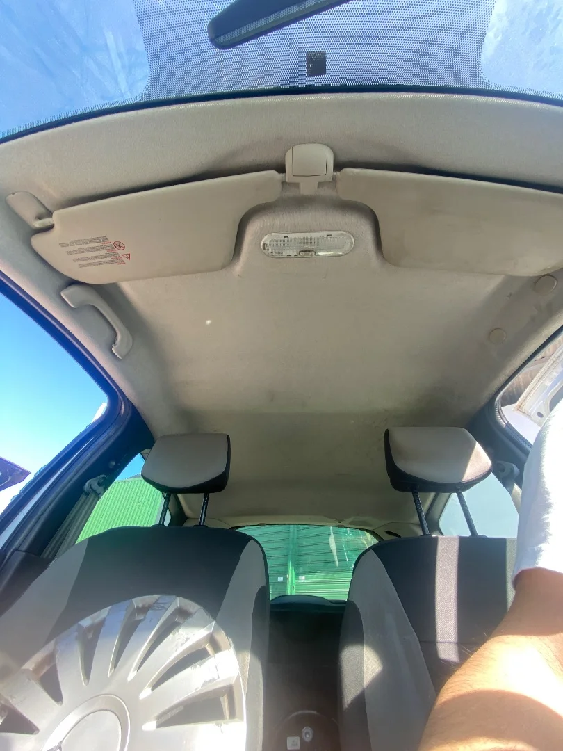 Foto de TECHO INTERIOR RENAULT CLIO III 1.5 dCi Diesel (68 CV / 50 KW)