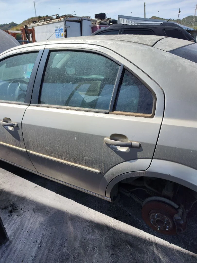 Foto de PUERTA TRASERA IZQUIERDA FORD MONDEO BERLINA (GE) 2.0 TDCi CAT (131 CV / 96 KW) referencia 1446442