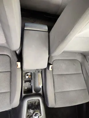 Foto de APOYABRAZOS CENTRAL VOLKSWAGEN GOLF PLUS V (5M1) 1.9 TDI (105 CV / 77 KW)