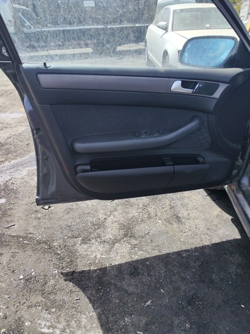 Foto de GUARNECIDO PUERTA DELANTERA IZQUIERDA AUDI A6 BERLINA (4B2) 2.5 V6 24V TDI (180 CV / 132 KW) referencia 4B1867103A FKZ