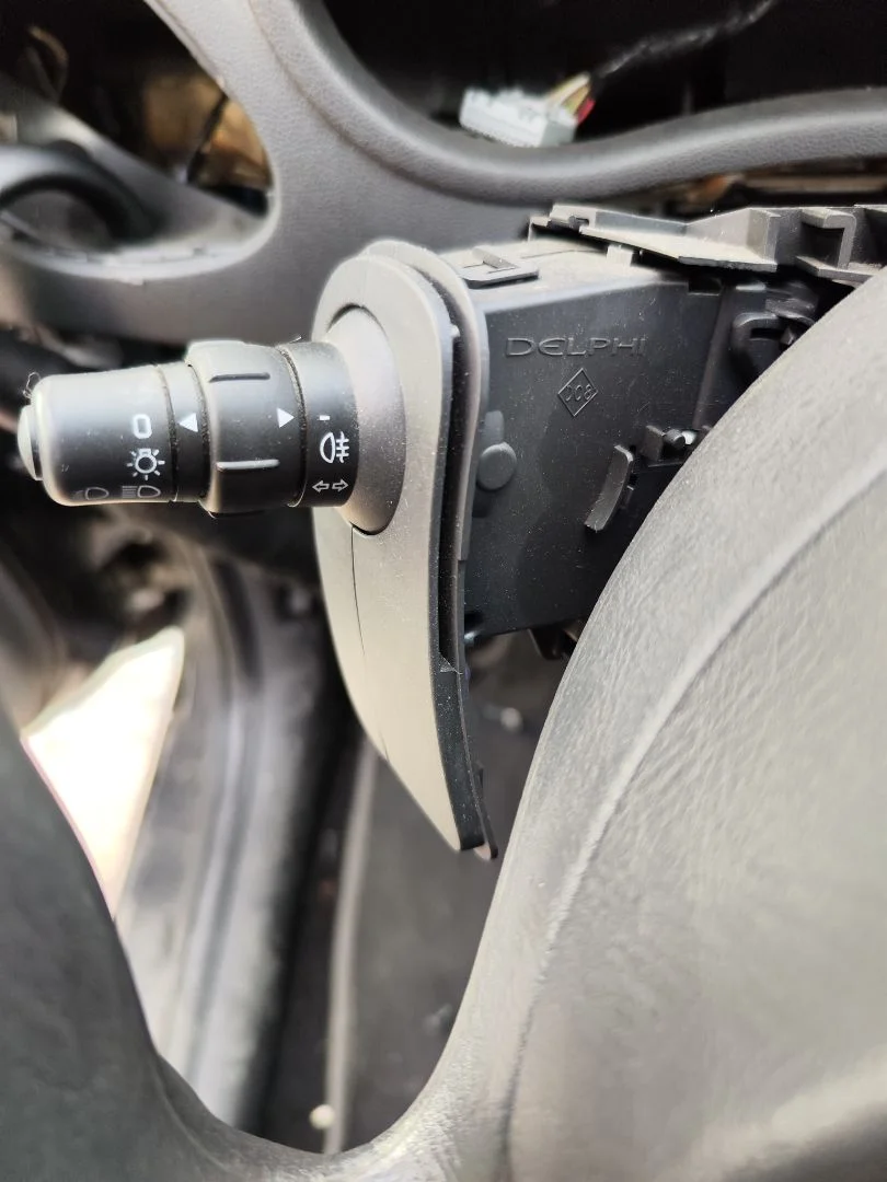 Foto de MANDO INTERMITENTES RENAULT CLIO III 1.2 16V (75 CV / 55 KW)