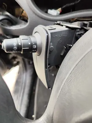 Foto de MANDO INTERMITENTES RENAULT CLIO III 1.2 16V (75 CV / 55 KW)