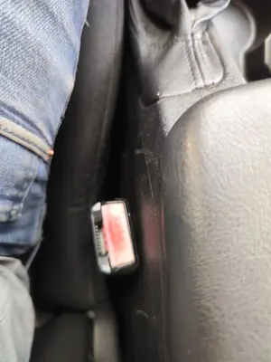 Foto de PRETENSOR AIRBAG IZQUIERDO PEUGEOT 308 1.6 16V (120 CV / 88 KW)